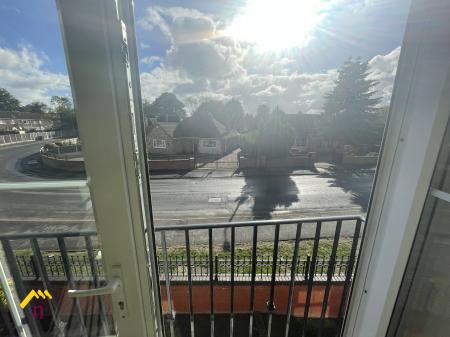 2 bedroom Flat to let in Crookesbroom Lane, Hatfield, Doncaster, DN7