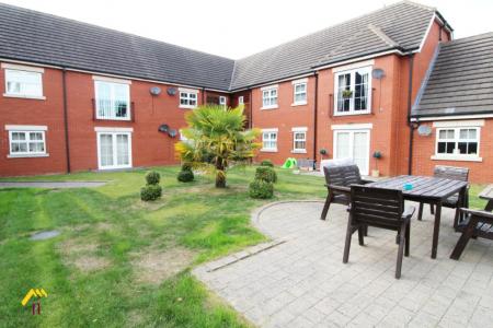 2 bedroom Flat to let in Crookesbroom Lane, Hatfield, Doncaster, DN7