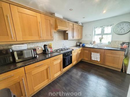 3 bedroom Semi-detached house for sale in Turnberry Mews, Stainforth, Doncaster, DN7