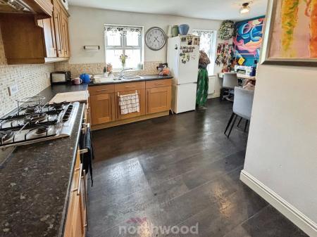 3 bedroom Semi-detached house for sale in Turnberry Mews, Stainforth, Doncaster, DN7