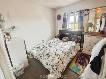 3 bedroom Semi-detached house for sale in Turnberry Mews, Stainforth, Doncaster, DN7