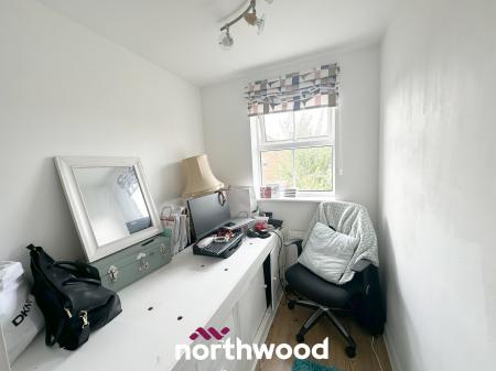 3 bedroom Detached house to let in Monks Close, Dunscroft, Doncaster, DN7