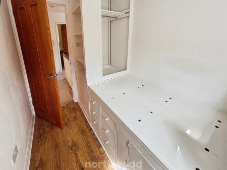 3 bedroom Detached house to let in Monks Close, Dunscroft, Doncaster, DN7