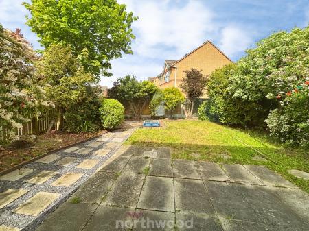 3 bedroom Detached house to let in Monks Close, Dunscroft, Doncaster, DN7