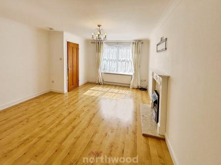 3 bedroom Detached house to let in Monks Close, Dunscroft, Doncaster, DN7