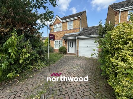 3 bedroom Detached house to let in Monks Close, Dunscroft, Doncaster, DN7