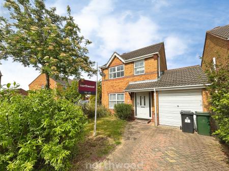 3 bedroom Detached house to let in Monks Close, Dunscroft, Doncaster, DN7
