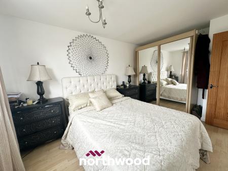 3 bedroom Detached house to let in Monks Close, Dunscroft, Doncaster, DN7