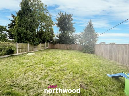 3 bedroom Semi-detached house to let in Ingram Crescent, Dunscroft, Doncaster, DN7