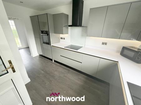 3 bedroom Semi-detached house to let in Ingram Crescent, Dunscroft, Doncaster, DN7