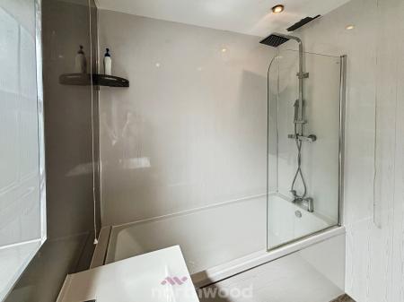 4 bedroom Detached house for sale in Highfield Close, Dunscroft, Doncaster, DN7