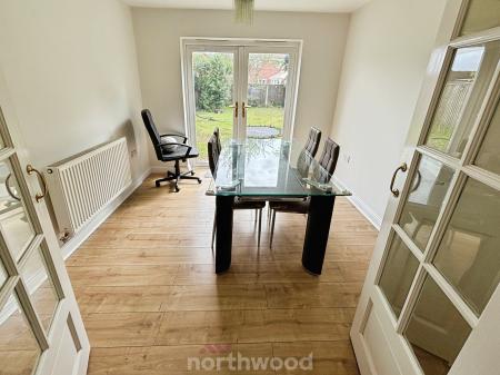 4 bedroom Detached house for sale in Highfield Close, Dunscroft, Doncaster, DN7
