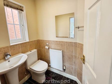 4 bedroom Detached house for sale in Highfield Close, Dunscroft, Doncaster, DN7