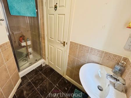 4 bedroom Detached house for sale in Highfield Close, Dunscroft, Doncaster, DN7