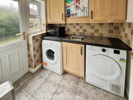 4 bedroom Detached house for sale in Highfield Close, Dunscroft, Doncaster, DN7