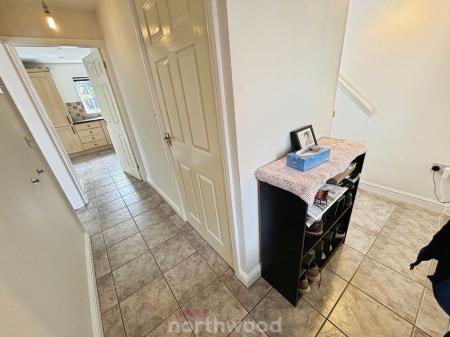 4 bedroom Detached house for sale in Highfield Close, Dunscroft, Doncaster, DN7