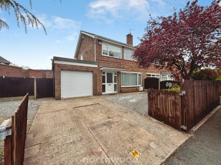 3 bedroom Semi-detached house to let in Coppice Lane, Hatfield, Doncaster, DN7