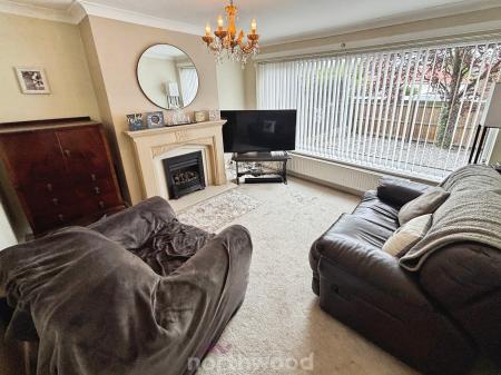 3 bedroom Semi-detached house to let in Coppice Lane, Hatfield, Doncaster, DN7
