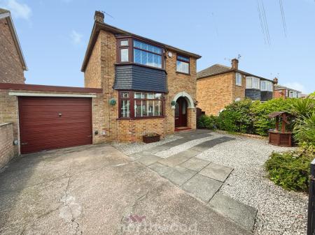 3 bedroom Detached house for sale in Grange Avenue, Doncaster, Doncaster, DN7