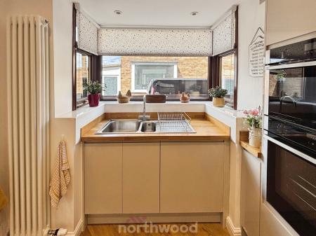 3 bedroom Detached house for sale in Grange Avenue, Doncaster, Doncaster, DN7