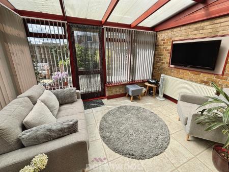 3 bedroom Detached house for sale in Grange Avenue, Doncaster, Doncaster, DN7