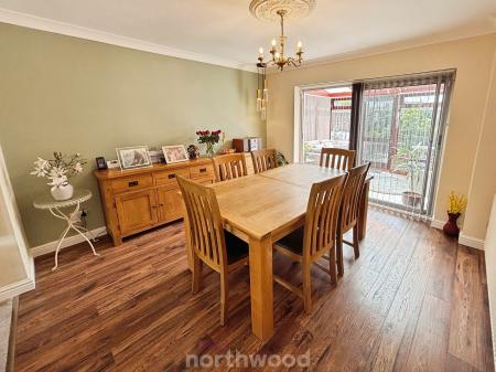 3 bedroom Detached house for sale in Grange Avenue, Doncaster, Doncaster, DN7