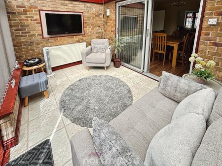 3 bedroom Detached house for sale in Grange Avenue, Doncaster, Doncaster, DN7