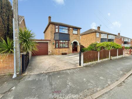 3 bedroom Detached house for sale in Grange Avenue, Doncaster, Doncaster, DN7