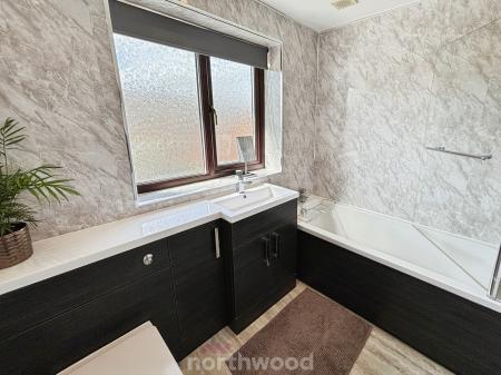 3 bedroom Detached house for sale in Grange Avenue, Doncaster, Doncaster, DN7