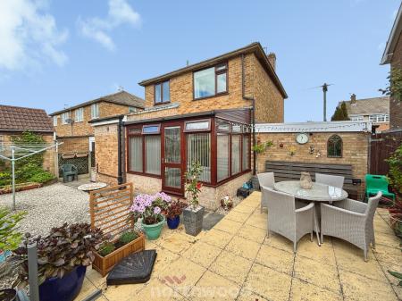 3 bedroom Detached house for sale in Grange Avenue, Doncaster, Doncaster, DN7