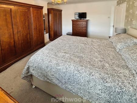 3 bedroom Detached house for sale in Grange Avenue, Doncaster, Doncaster, DN7