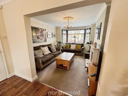 3 bedroom Detached house for sale in Grange Avenue, Doncaster, Doncaster, DN7