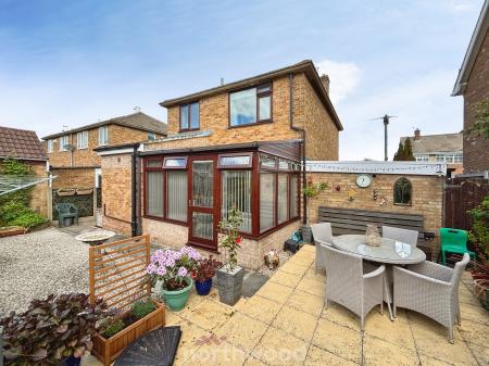 3 bedroom Detached house for sale in Grange Avenue, Doncaster, Doncaster, DN7