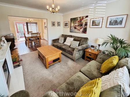 3 bedroom Detached house for sale in Grange Avenue, Doncaster, Doncaster, DN7