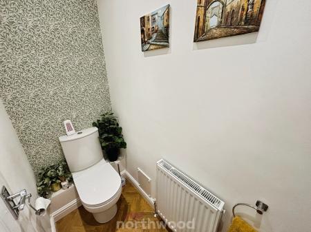 3 bedroom Detached house for sale in Grange Avenue, Doncaster, Doncaster, DN7