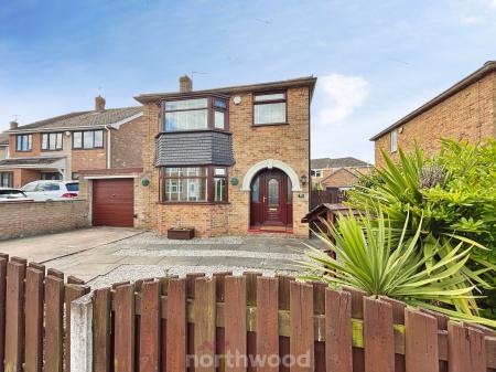 3 bedroom Detached house for sale in Grange Avenue, Doncaster, Doncaster, DN7