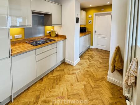 3 bedroom Detached house for sale in Grange Avenue, Doncaster, Doncaster, DN7