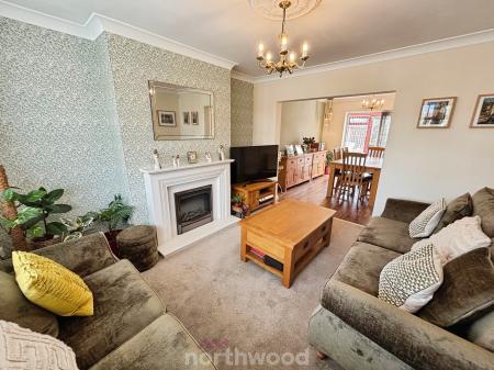 3 bedroom Detached house for sale in Grange Avenue, Doncaster, Doncaster, DN7