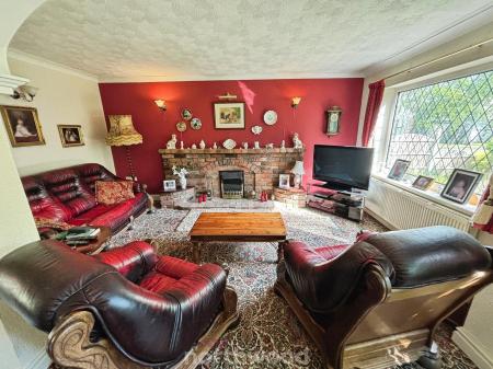 4 bedroom Detached house for sale in Coppice Grove, Hatfield, Doncaster, DN7
