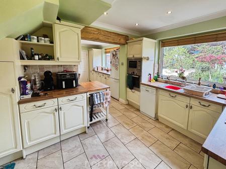 4 bedroom Detached house for sale in Coppice Grove, Hatfield, Doncaster, DN7