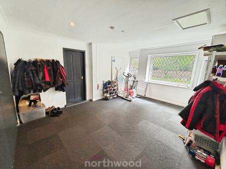 4 bedroom Detached house for sale in Coppice Grove, Hatfield, Doncaster, DN7