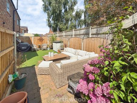 3 bedroom Semi-detached house for sale in Hund Oak Drive, Hatfield, Doncaster, DN7