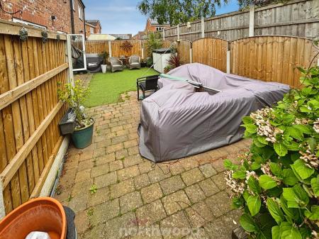 3 bedroom Semi-detached house for sale in Hund Oak Drive, Hatfield, Doncaster, DN7