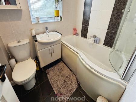 3 bedroom Semi-detached house for sale in Hund Oak Drive, Hatfield, Doncaster, DN7