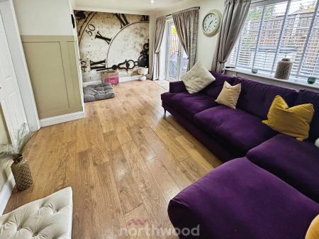 3 bedroom Semi-detached house for sale in Hund Oak Drive, Hatfield, Doncaster, DN7