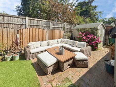 3 bedroom Semi-detached house for sale in Hund Oak Drive, Hatfield, Doncaster, DN7