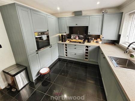 3 bedroom Semi-detached house for sale in Hund Oak Drive, Hatfield, Doncaster, DN7