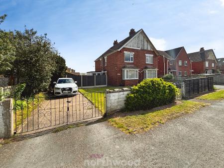 3 bedroom Semi-detached house for sale in St Marys Road, Dunsville, Doncaster, DN7