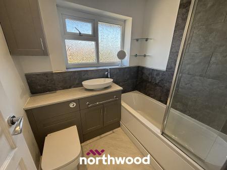 3 bedroom Semi-detached house for sale in Sunningdale Road, Hatfield Woodhouse, Doncaster, DN7
