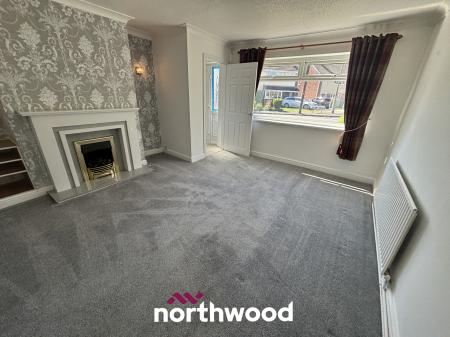 3 bedroom Semi-detached house for sale in Sunningdale Road, Hatfield Woodhouse, Doncaster, DN7